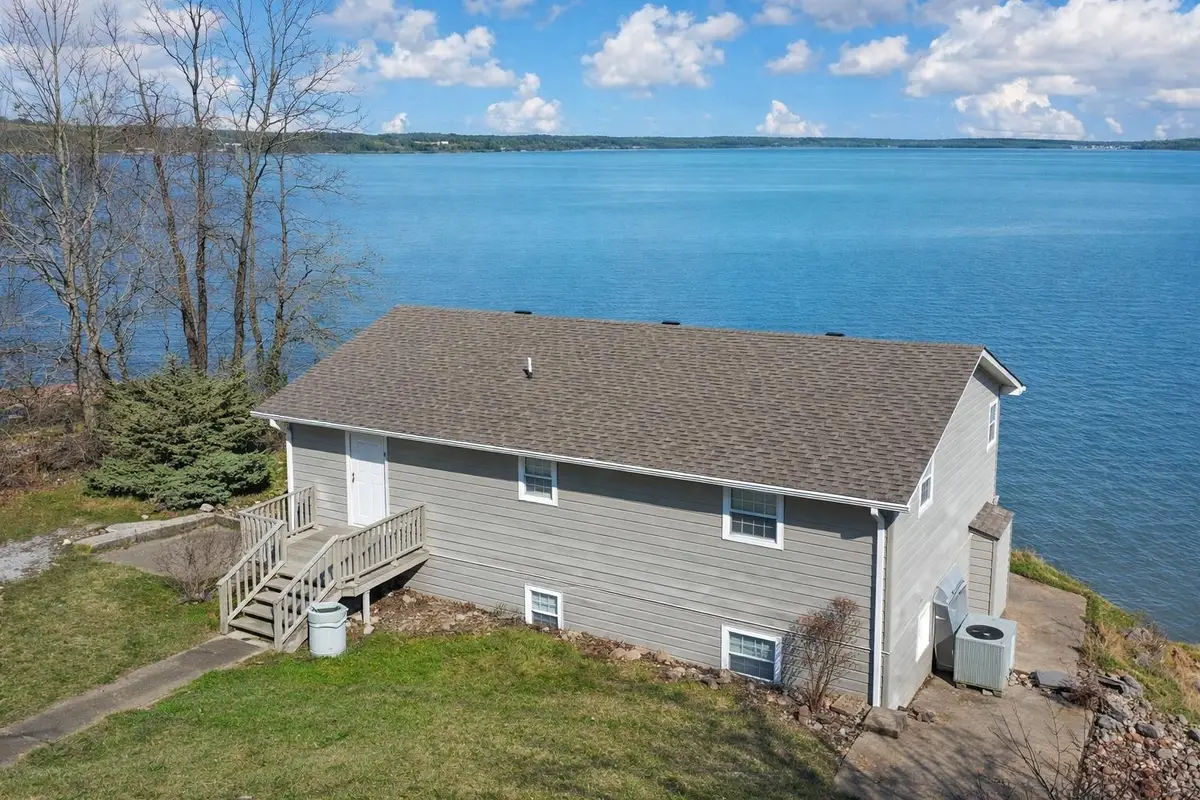 700 Lakeshore Dr, Muscle Shoals, AL 35661 - #1