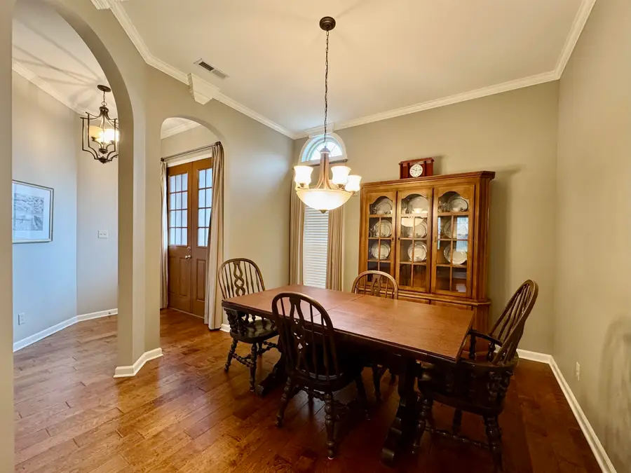 325 Sherborne Ct, Florence, AL 35633 - #3