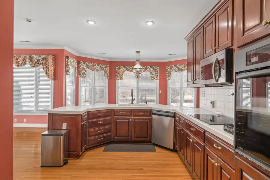 384 Ridgecliff Dr, Florence, AL 35634 - #3