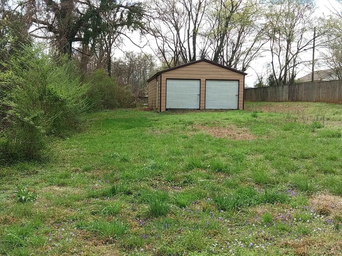 305 Shannon St, Muscle Shoals, AL 35661 - #1