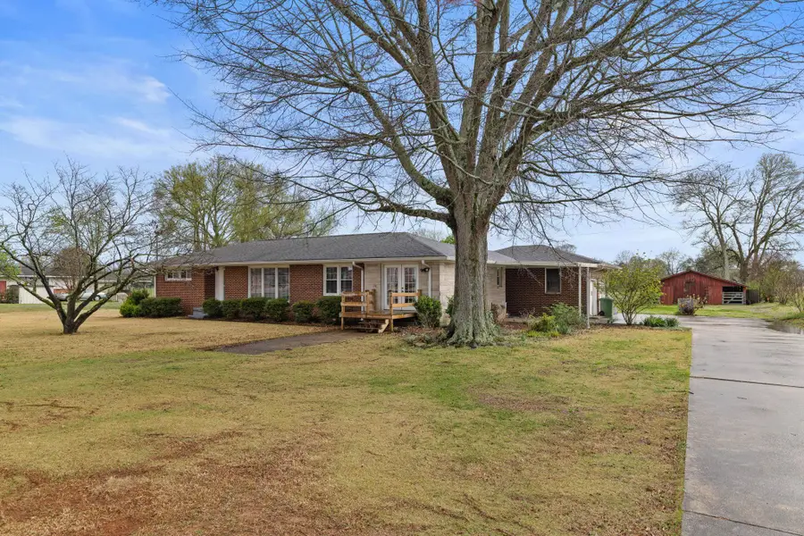 1713 Brown St, Muscle Shoals, AL 35661 - #2