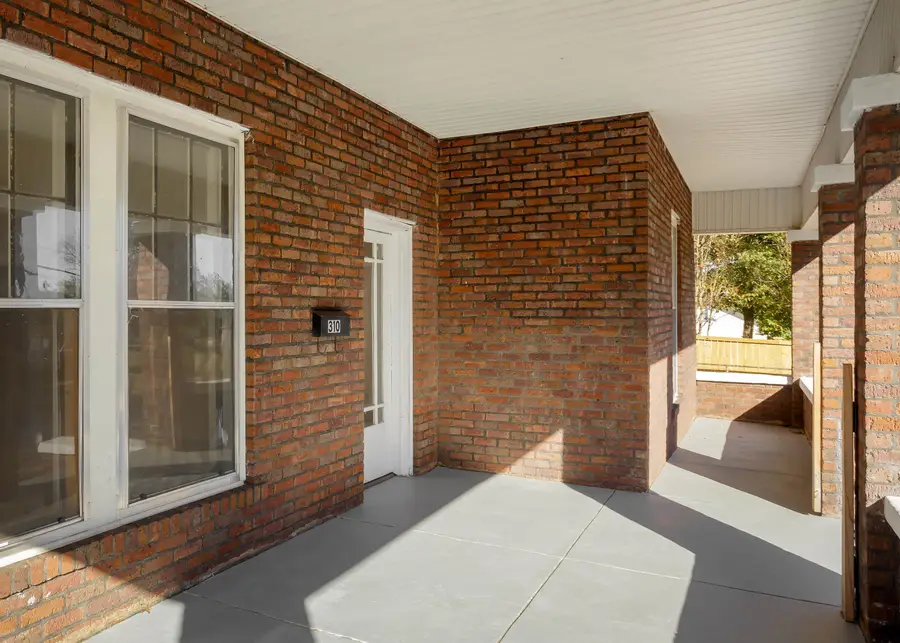 310 W 6th St, Tuscumbia, AL 35674 - #3