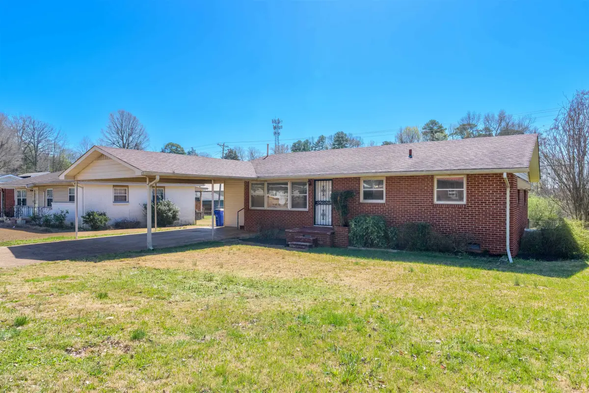 209 Davis Ave, Florence, AL 35633 - #1