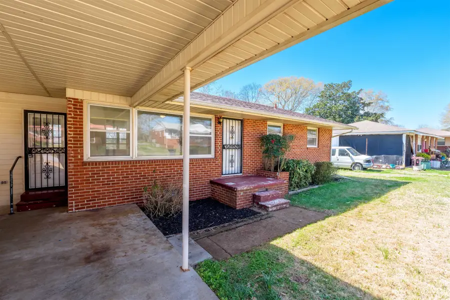 209 Davis Ave, Florence, AL 35633 - #3