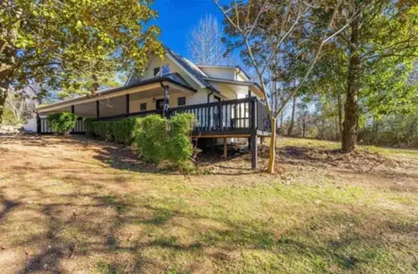 2090 Jackson Hwy, Tuscumbia, AL 35674