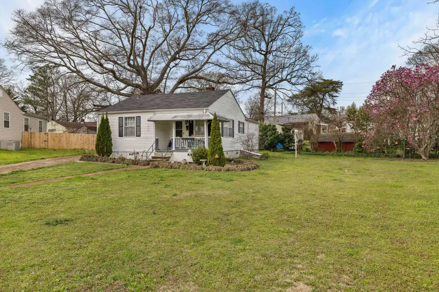 1208 Cedar Cir, Sheffield, AL 35660 - #2