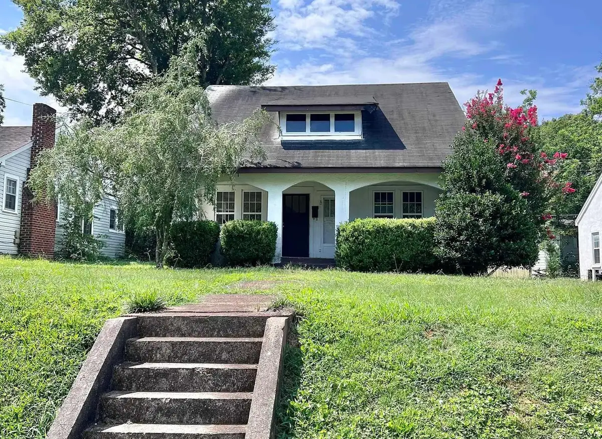 1008 E 1st St, Tuscumbia, AL 35674 - #1