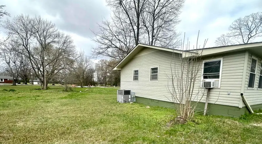 1565 Choctaw St, Cherokee, AL 35616 - #3