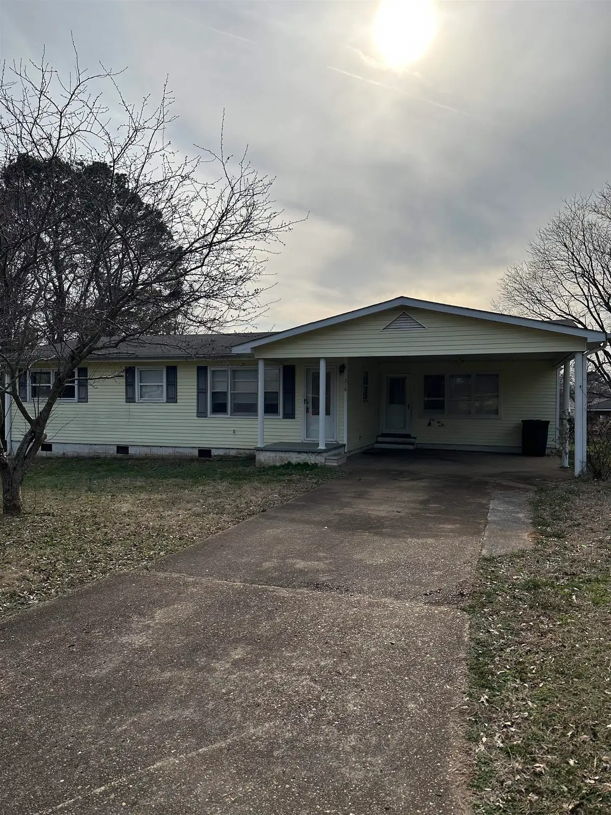 218 S Prairie St, Florence, AL 35630 - #1