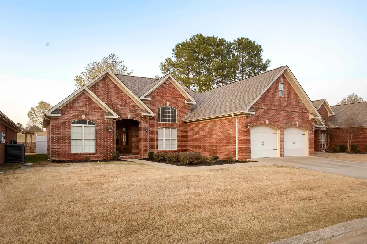 215 Jordan Ln, Florence, AL 35630 - #1