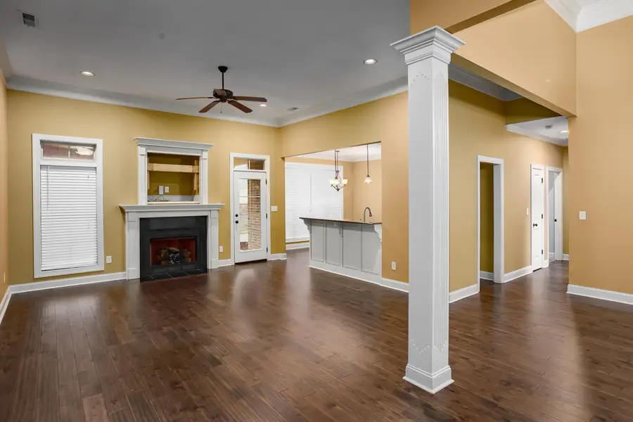 215 Jordan Ln, Florence, AL 35630 - #2