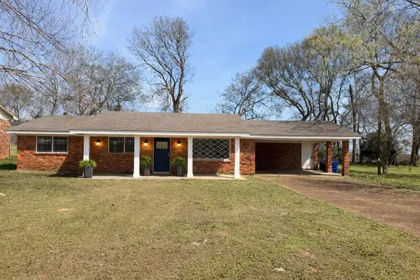 409 E Lakeside Dr, Florence, AL 35630