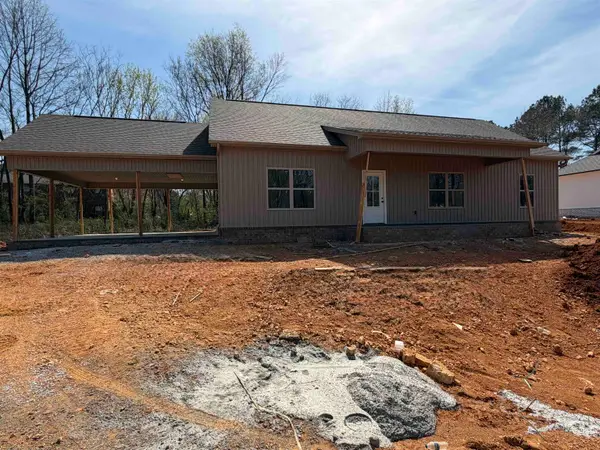 352 Elgin Hills Dr, Rogersville, AL 35652