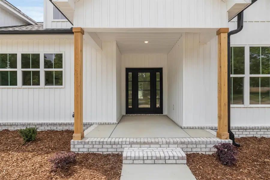 318 Elgin Hills Dr, Rogersville, AL 35652 - #2