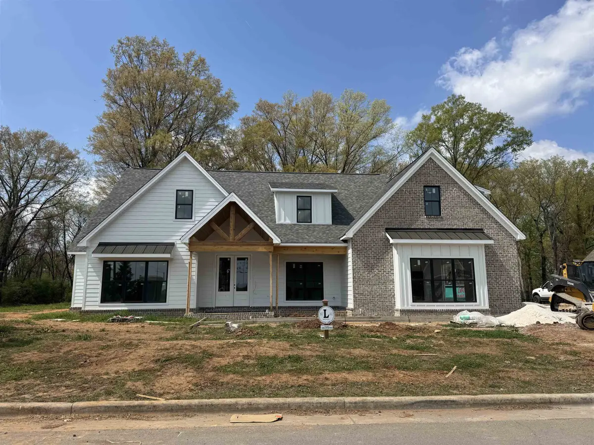 101 River Colors Dr, Muscle Shoals, AL 35661 - #1