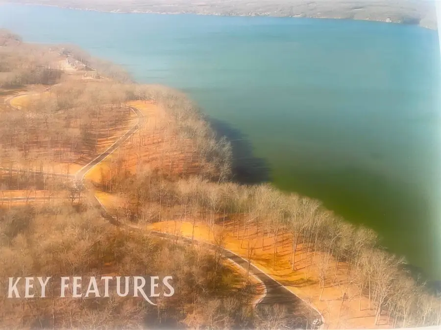 26 Bluff Dr, Muscle Shoals, AL 35661 - #2