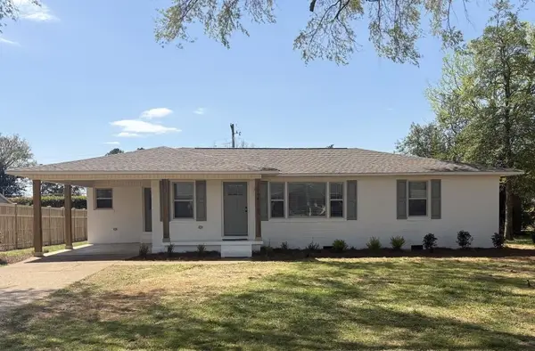 1106 Hillandale Dr, Tuscumbia, AL 35674