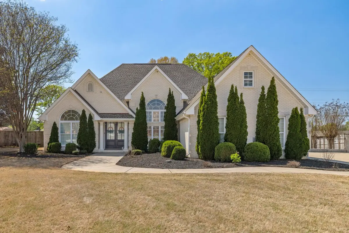 310 Megan Ave, Muscle Shoals, AL 35661 - #1