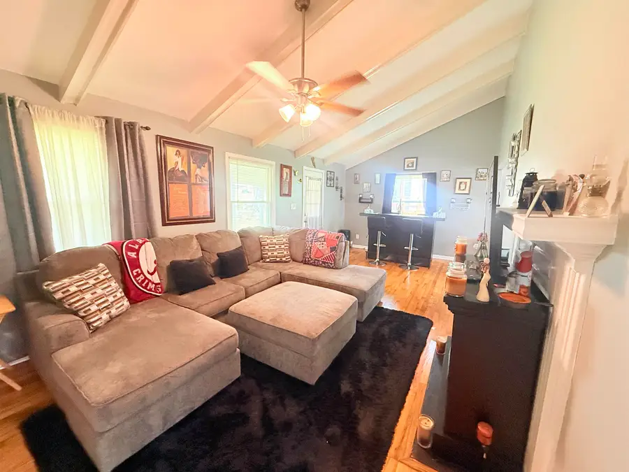 1009 Ridgeway St, Florence, AL 35630 - #3