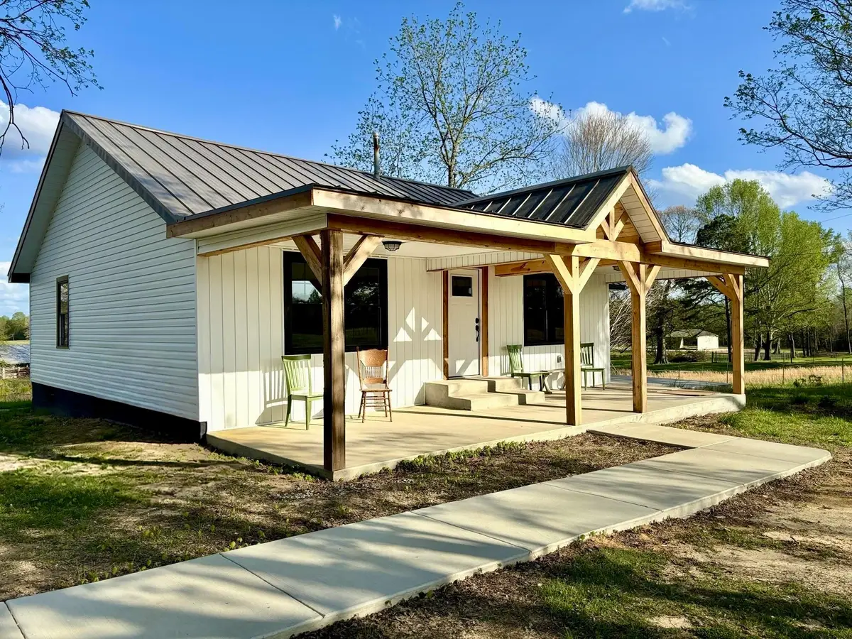 3640 Hawk Pride Mountain Rd, Tuscumbia, AL 35674 - #1