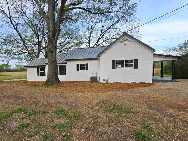 1333 Honeysuckle Ln, Town Creek, AL 35672