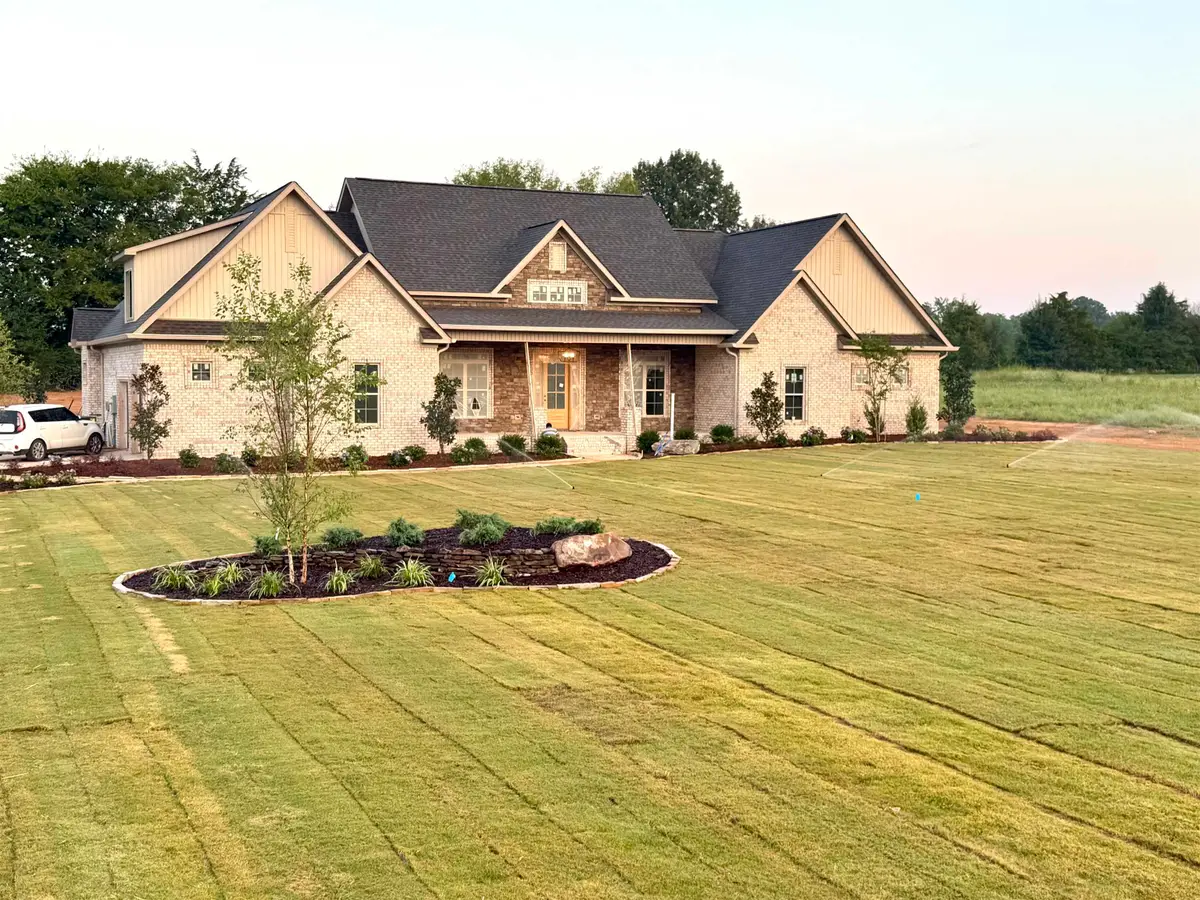 250 Randal Ln, Florence, AL 35634 - #1