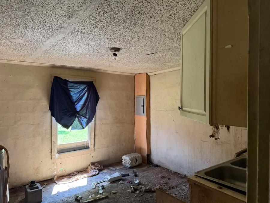 1224 Reeder St, Florence, AL 35630 - #3