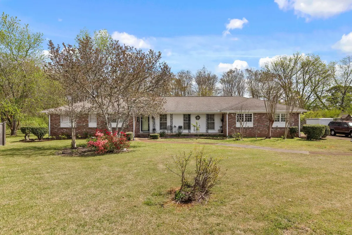 2121 Bower Dr, Florence, AL 35630 - #1