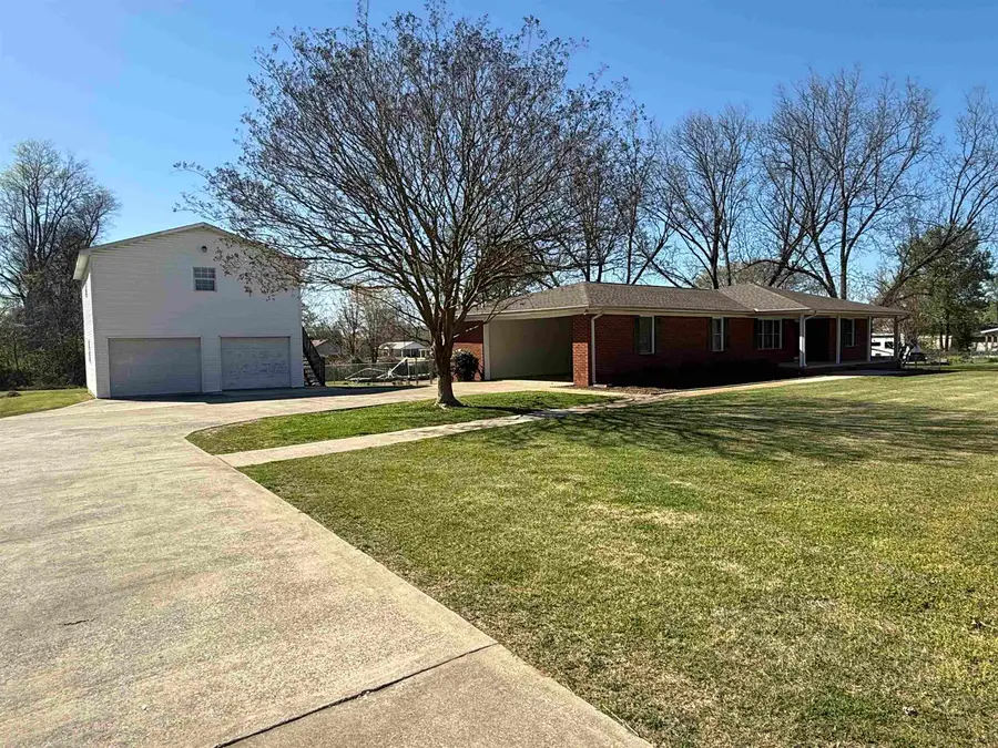 129 Williams Ave, Florence, AL 35634 - #2