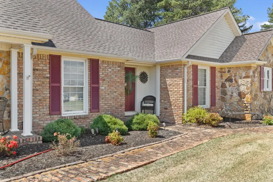 112 Hickory Dr, Muscle Shoals, AL 35661 - #3