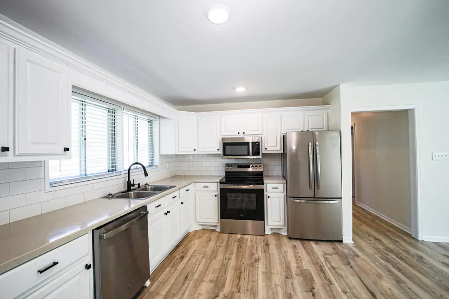 208 Roosevelt Ave, Florence, AL 35630 - #2