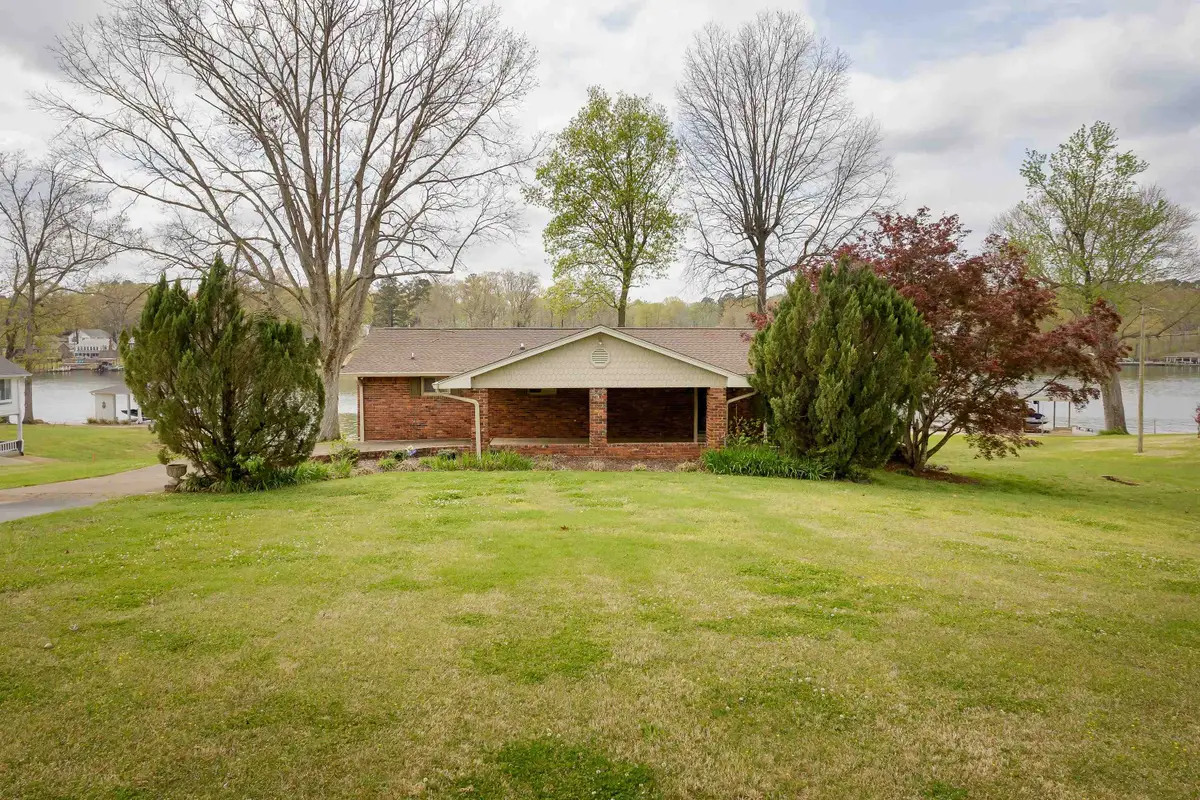 1560 Lakeview Dr, Muscle Shoals, AL 35661 - #1