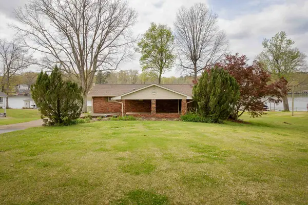 1560 Lakeview Dr, Muscle Shoals, AL 35661