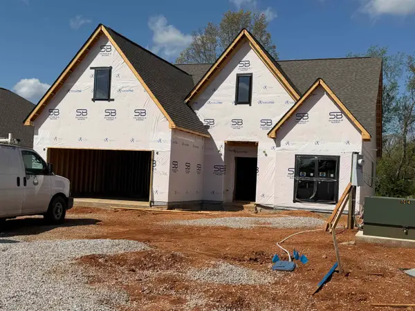 56 Foster Dr, Florence, AL 35633