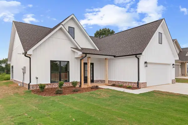 80 Foster Dr, Florence, AL 35633