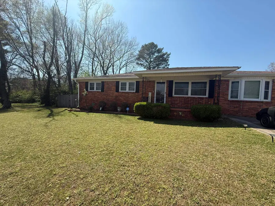 2205 Estaline Dr, Florence, AL 35630 - #2