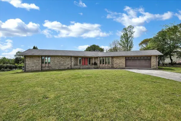 1761 NE Morning Dr, Cullman, AL 35055