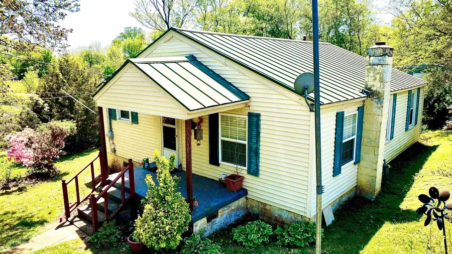 406 Patton St, Florence, AL 35630 - #2