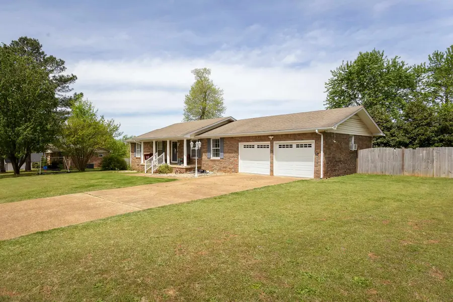 2008 Saxton Dr, Florence, AL 35630 - #2