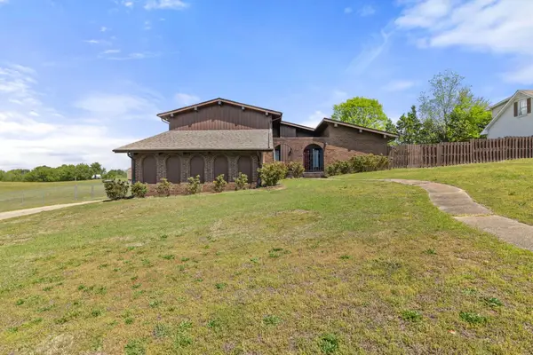 804 35th St, Haleyville, AL 35565