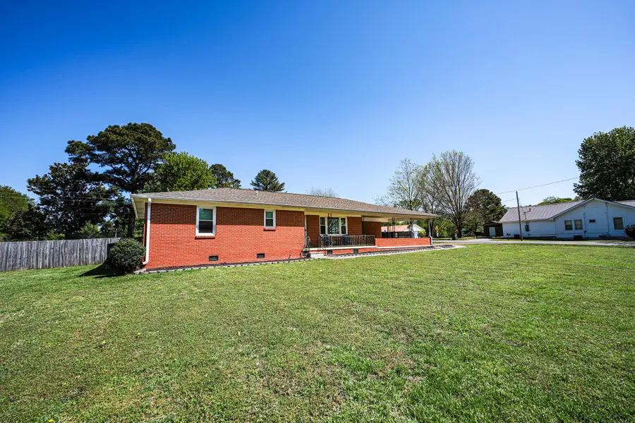 600 W Rasch Rd, Florence, AL 35633 - #3