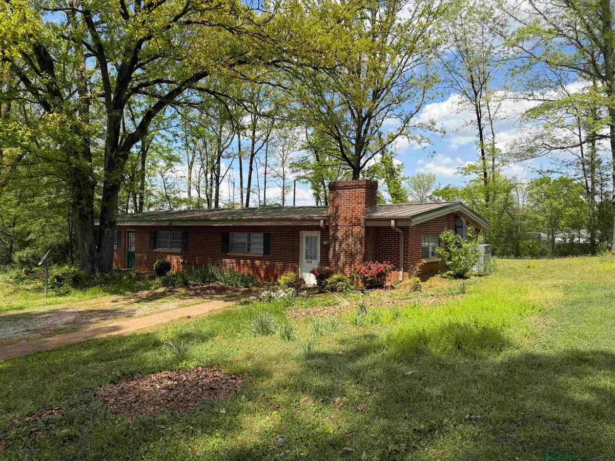 111 Parker Dr, Florence, AL 35633 - #1