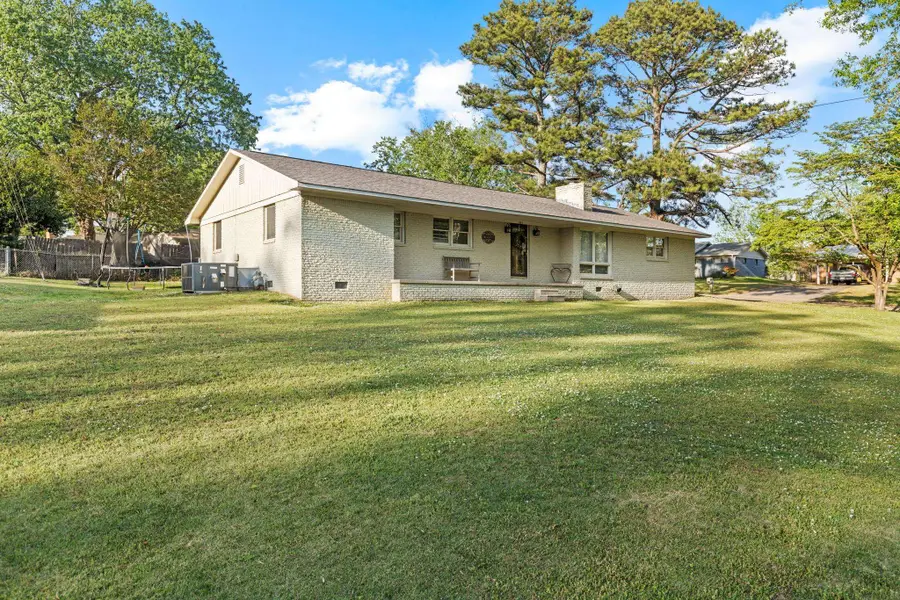 535 Highland Cir, Florence, AL 35630 - #3