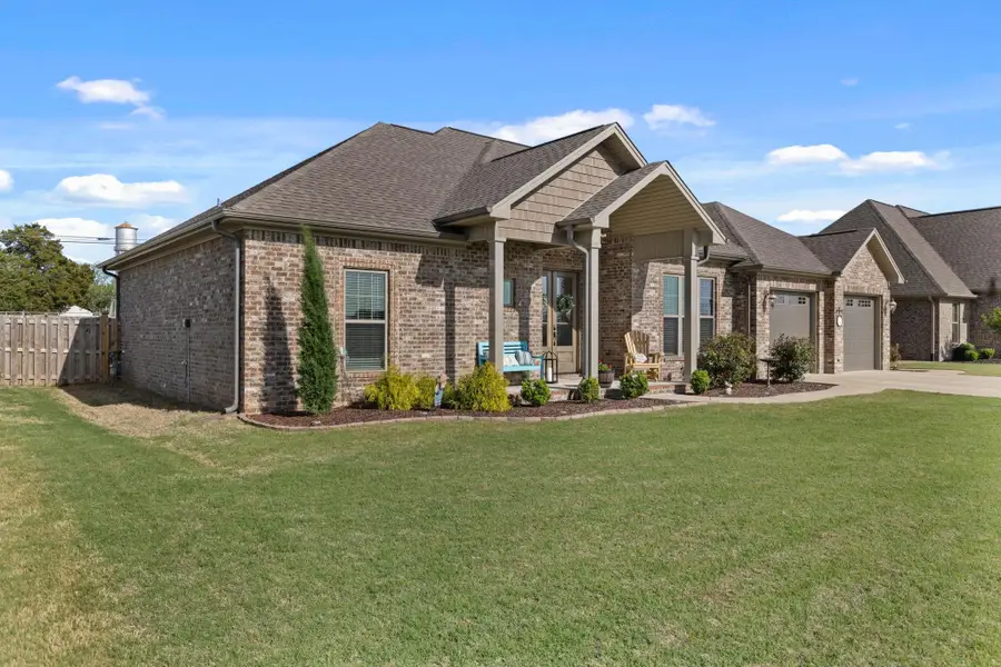 208 Wynchase Dr, Muscle Shoals, AL 35661 - #2