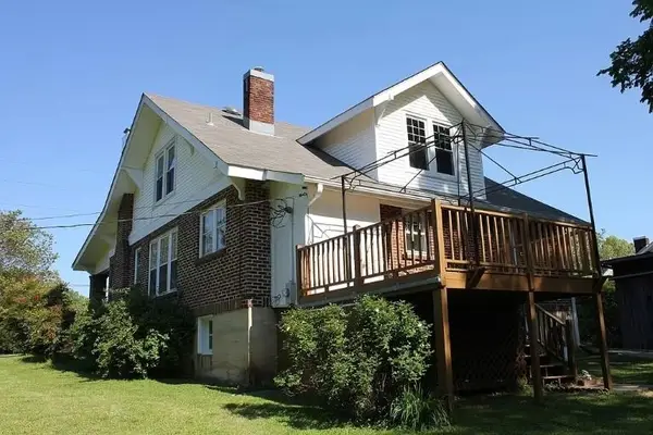 2427 Chisholm Rd, Florence, AL 35630