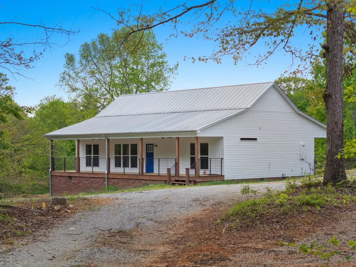 201 Berry Ln, Florence, AL 35633 - #1