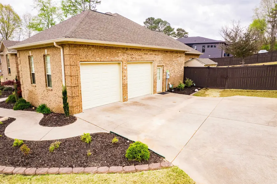 904 Skypark Rd, Florence, AL 35634 - #2