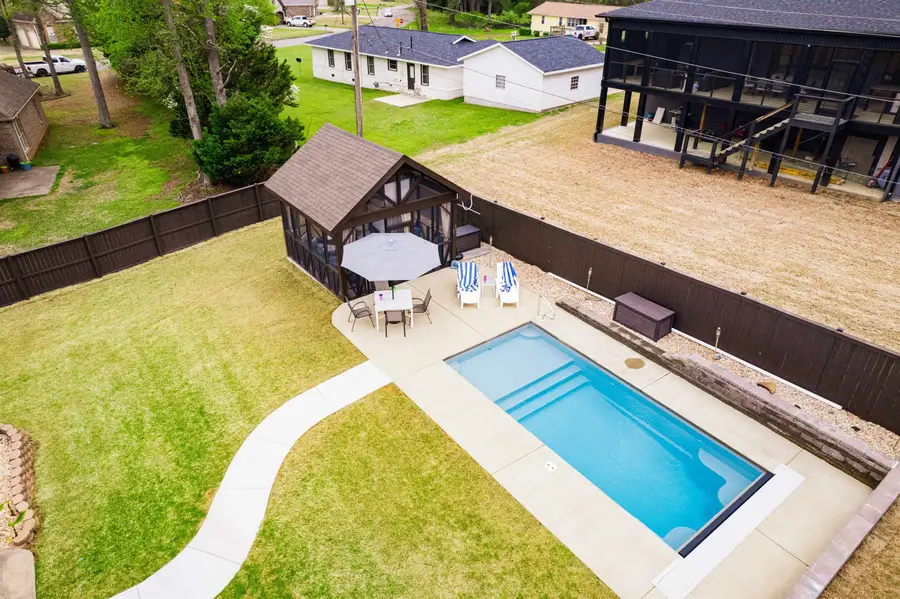 904 Skypark Rd, Florence, AL 35634 - #3