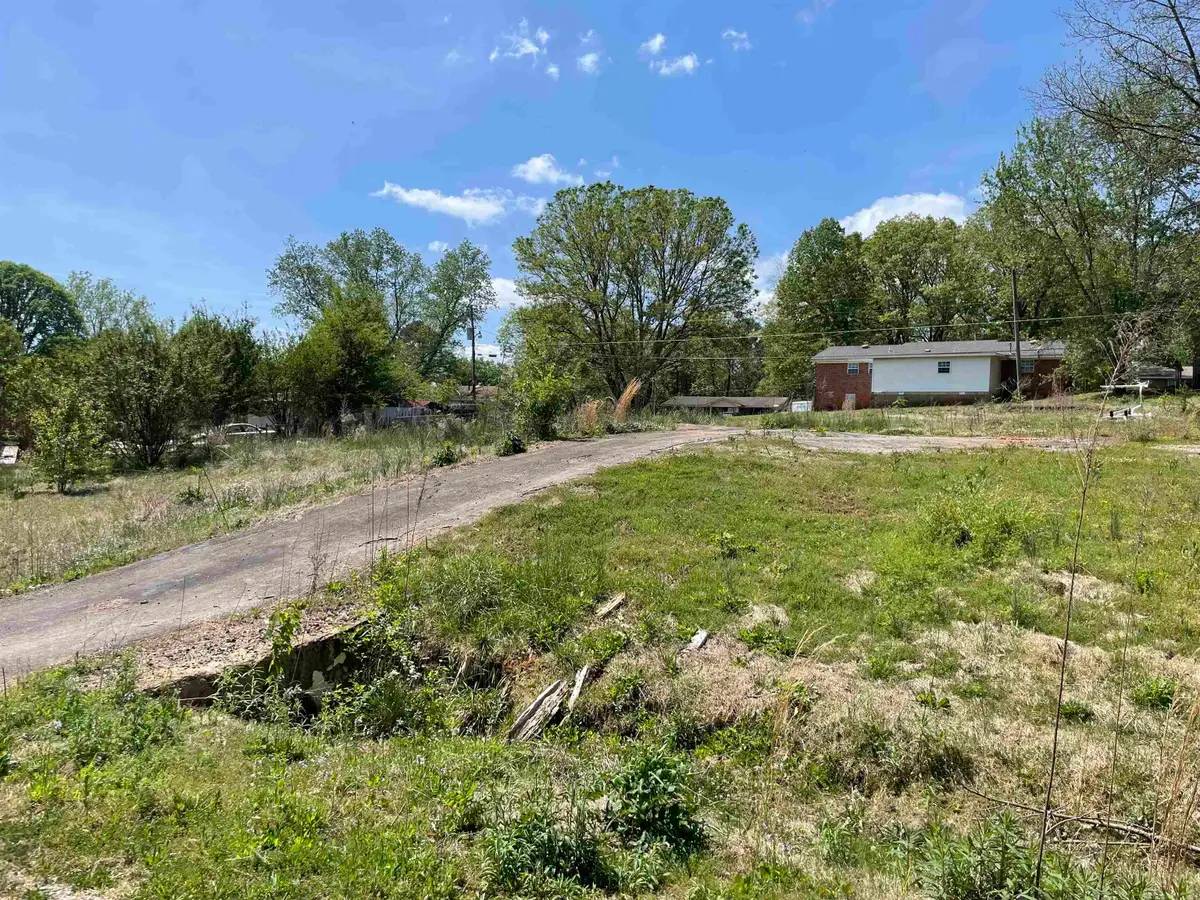 227 Gail Ave, Russellville, AL 35653 - #1
