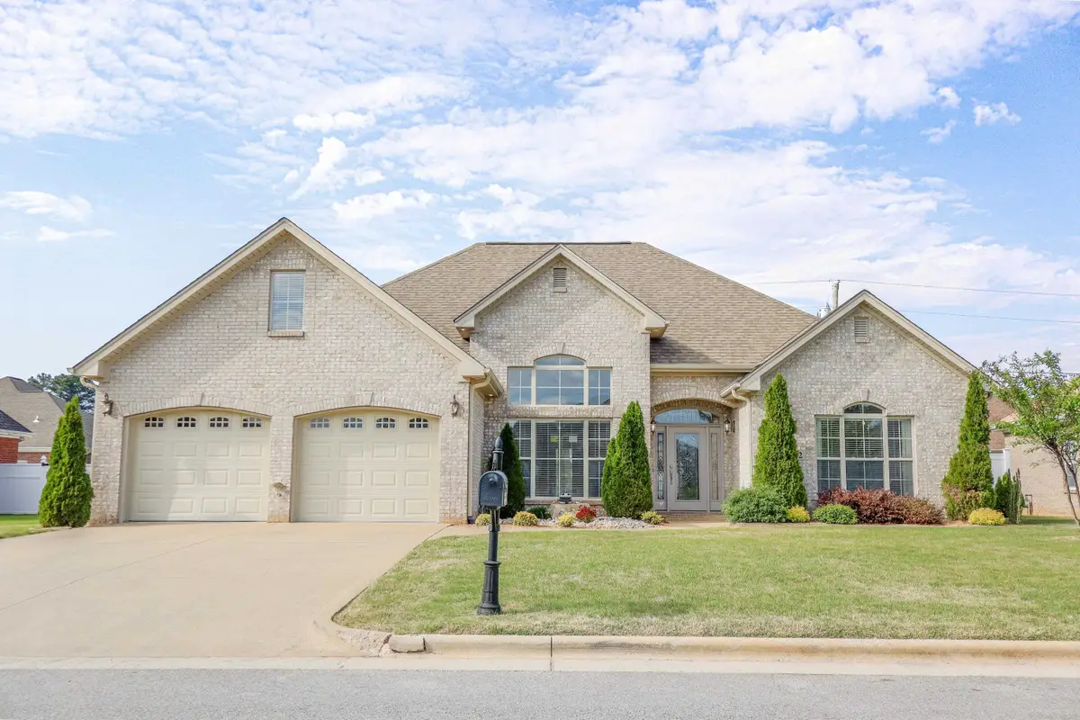122 Heather Ln, Muscle Shoals, AL 35661 - #1